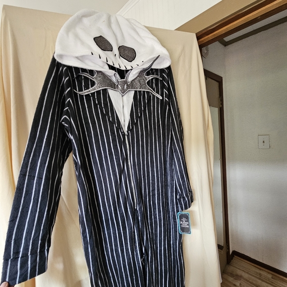 Disney's Jack Skellington all in one costume - Picture 3 of 7